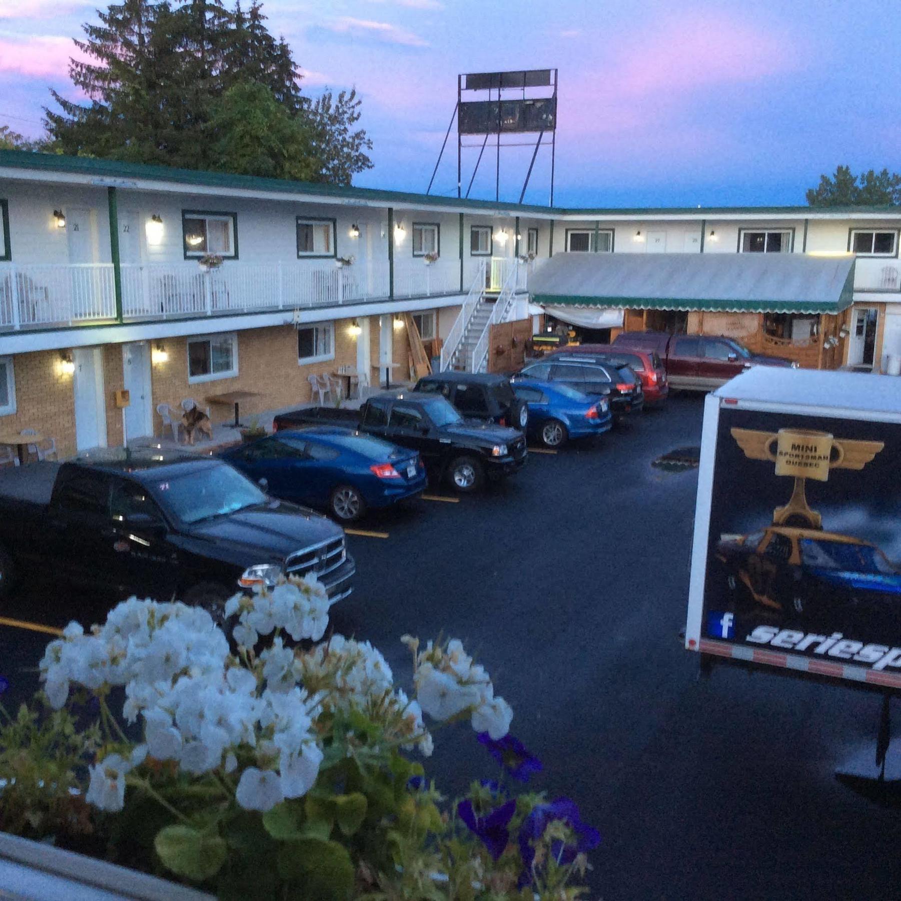 Miami Motel Inc Труа-Ривьер Экстерьер фото