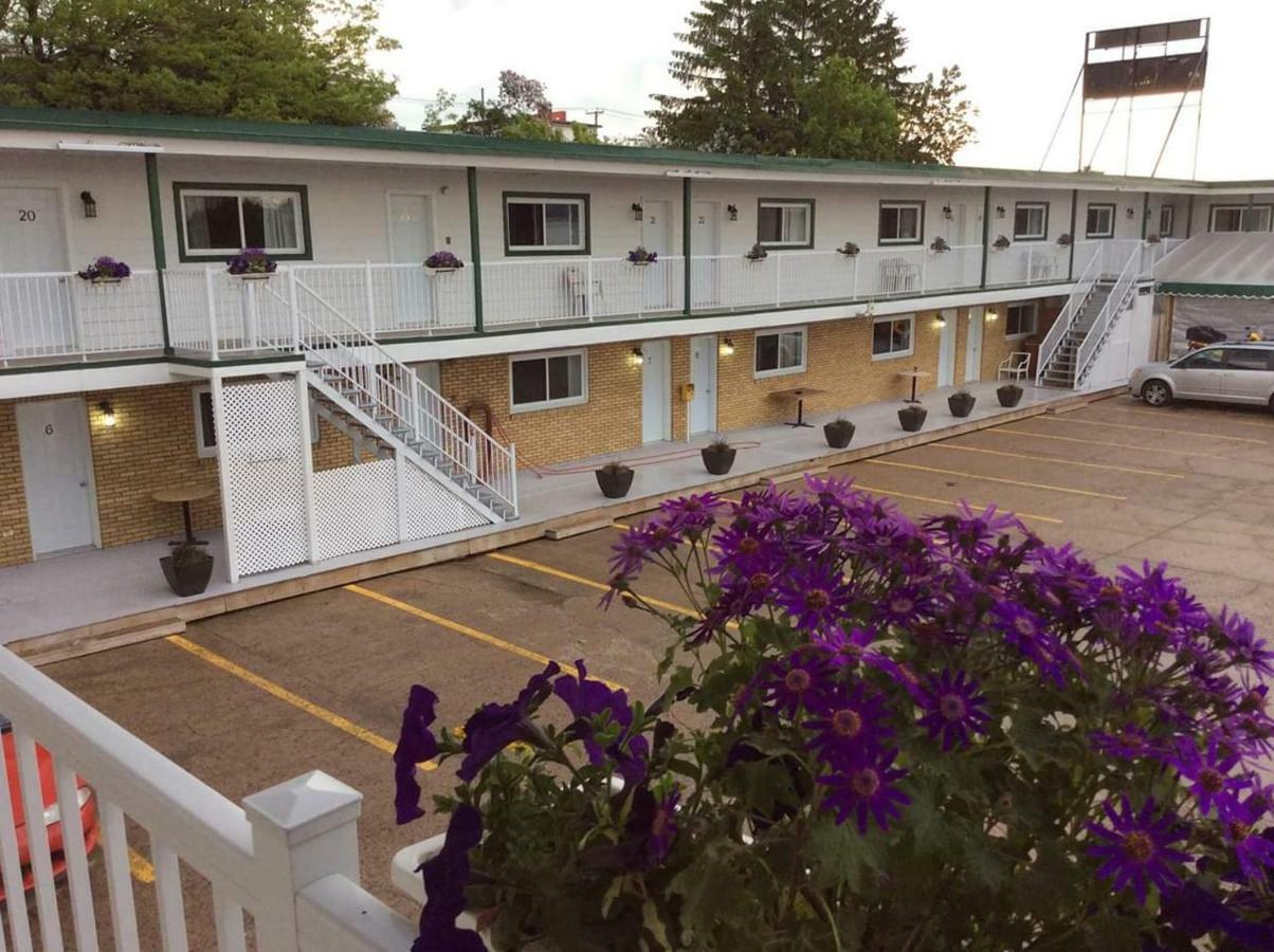 Miami Motel Inc Труа-Ривьер Экстерьер фото